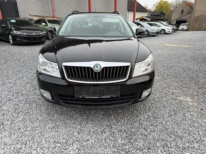 Gebraucht Skoda Octavia Elegance 105 PS (77 kW) 2011 Schwarz Kombi