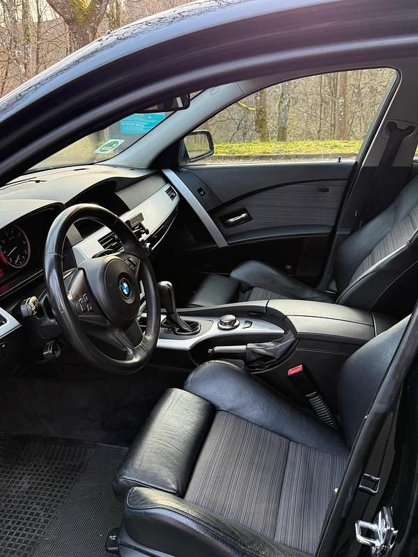 Gebraucht BMW 523 177 PS (130 kW) 2007 Schwarz Limousine