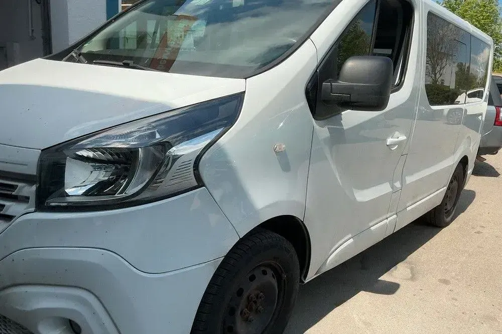 Gebraucht Renault Trafic Expression 145 PS (106 kW) 2015 Weiß Van / Kleinbus