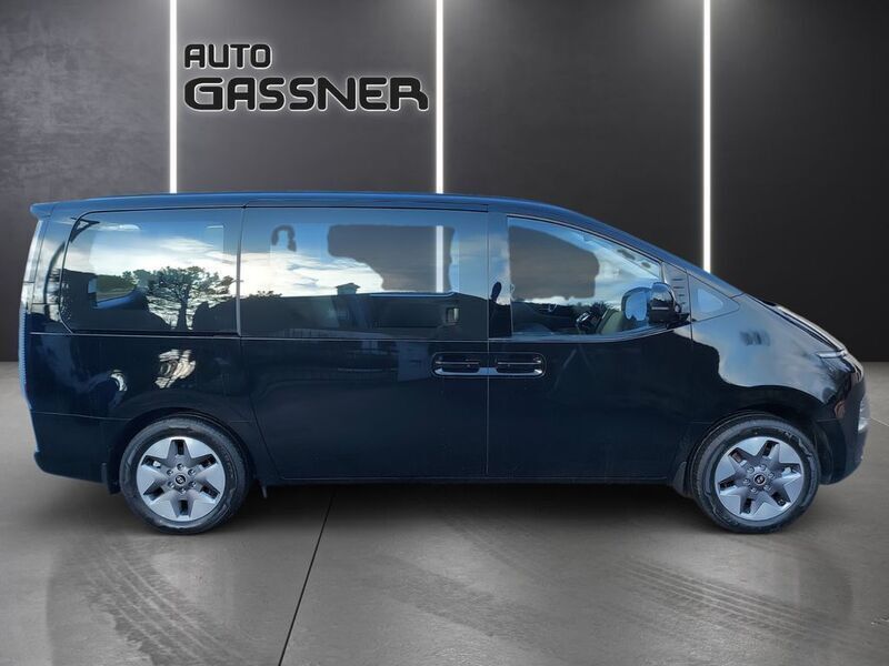 Gebraucht Hyundai Staria Trend 224 PS (164 kW) 2024 Schwarz Van / Kleinbus