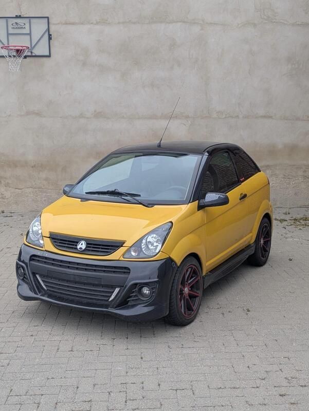 Gelb Gebraucht 2013 Aixam Coupe Coupé | 6.990 € - Bild 1/4