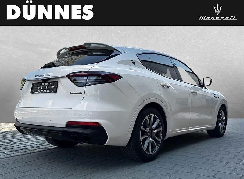 Weiss Gebraucht 2022 Maserati Levante SUV | 78.003 € - Bild 1/4