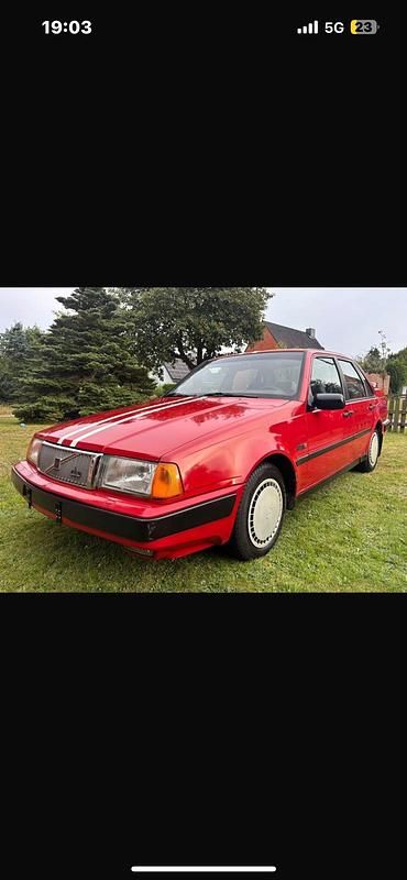 Rot Gebraucht 1991 Volvo 460 Limousine | 2.290 € - Bild 1/4
