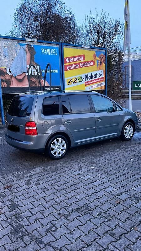 Grau Gebraucht 2006 VW Touran Van / Kleinbus | 1.200 € (Superpreis) - Bild 1/4