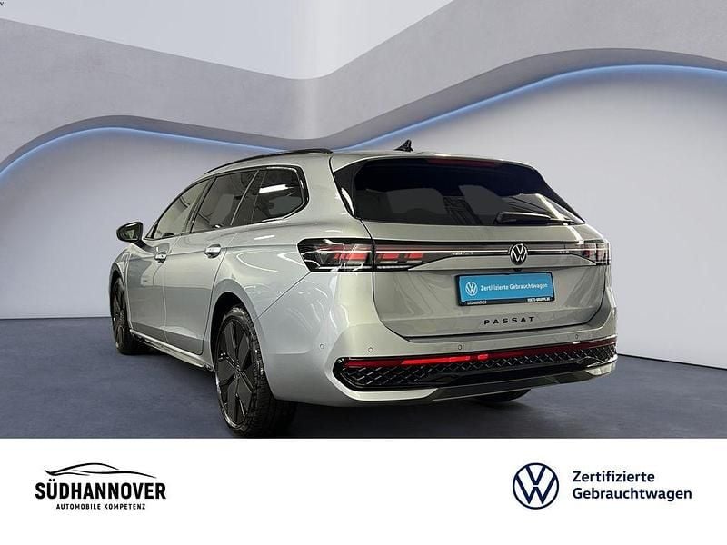Gebraucht VW Passat R-line 177 PS (130 kW) 2025 Silber Kombi