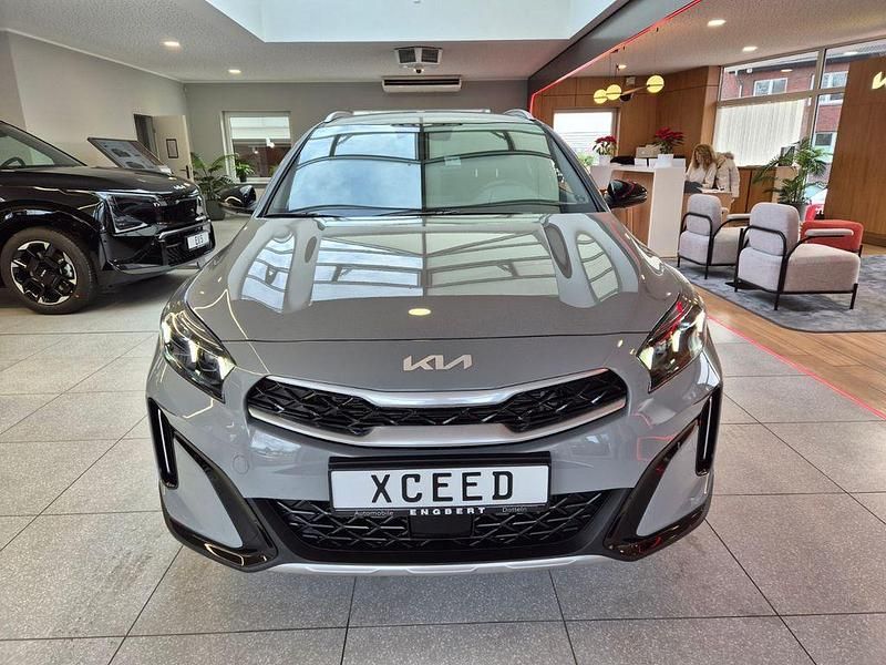Neu Kia XCeed 150 PS (110 kW) 2026 Grau SUV