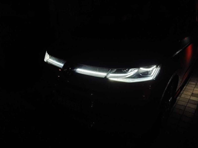 Gebraucht VW Multivan 150 PS (110 kW) 2023 Silber Van