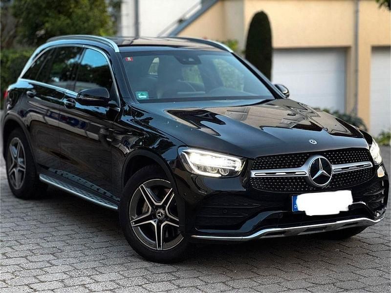 Schwarz Gebraucht 2019 Mercedes GLC220 AMG line SUV | 34.900 € (Fairer Preis) - Bild 1/4