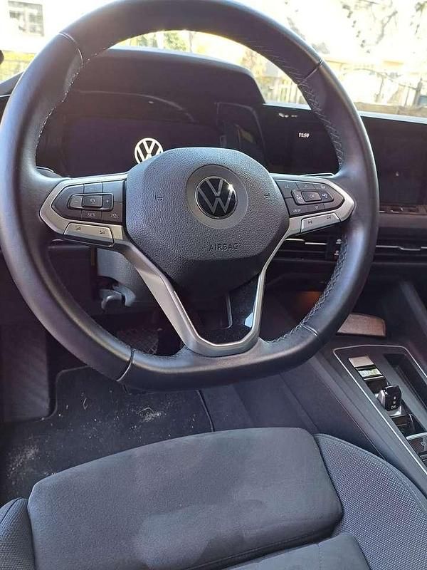Rot Gebraucht 2021 VW Golf VIII Style Limousine | 21.000 € (Superpreis) - Bild 1/4