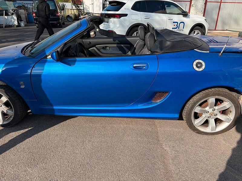 Second-hand MG TF 135 CP (99 kW) 2004 Albastru Cabrio