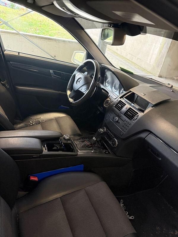 Gebraucht Mercedes C220 Avantgarde 170 PS (125 kW) 2009 Weiß Kombi