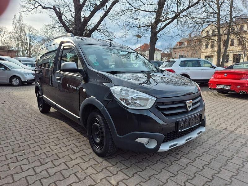 Gebraucht Dacia Dokker Stepway 90 PS (66 kW) 2016 Schwarz Van / Kleinbus