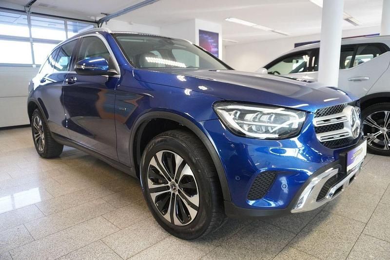 Gebraucht Mercedes GLC300e 320 PS (235 kW) 2020 Blau SUV