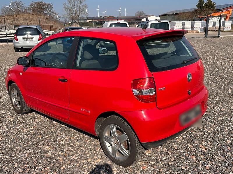 Gebraucht VW Fox 60 PS (44 kW) 2011 Rot Kleinwagen