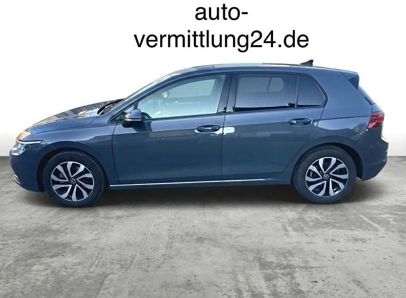 Gebraucht VW Golf VIII Active 150 PS (110 kW) 2023 Delfingrau metallic Kleinwagen