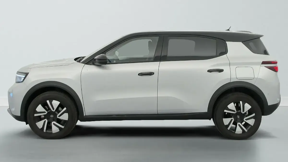 Gebraucht Opel Frontera 83 kW (113 PS) 2025 Grau (gris kristall / toit noir) SUV