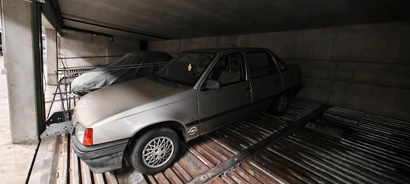 Gebraucht Opel Kadett 60 PS (44 kW) 1988 Grau Kleinwagen