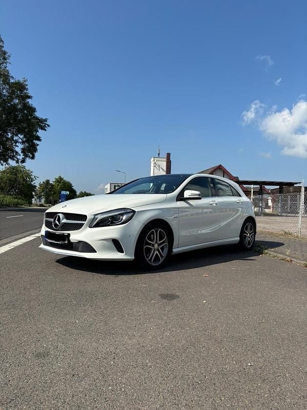 Gebraucht 2016 Mercedes A160 Limousine | 10.000 € (Superpreis) - Bild 1/4