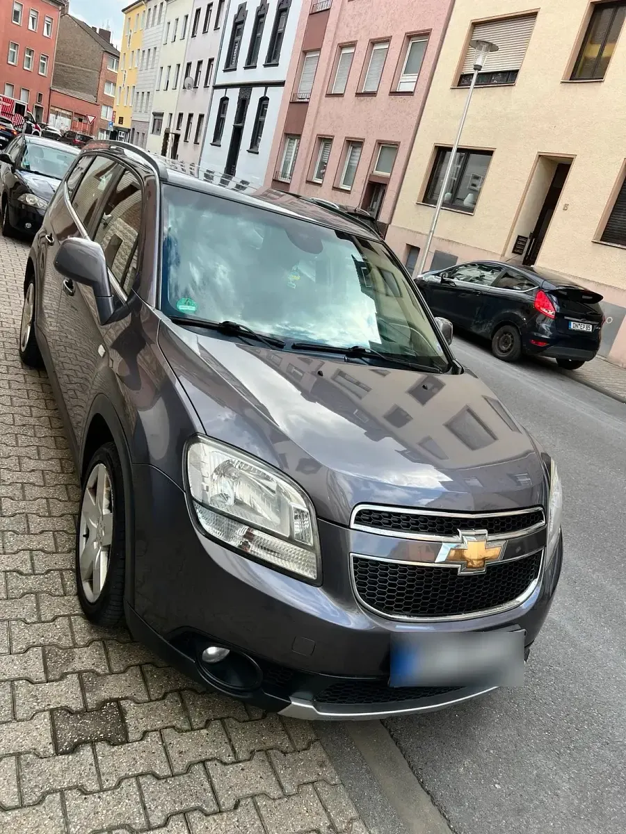 Gebraucht Chevrolet Orlando 163 PS (119 kW) 2012 Silber Van / Kleinbus