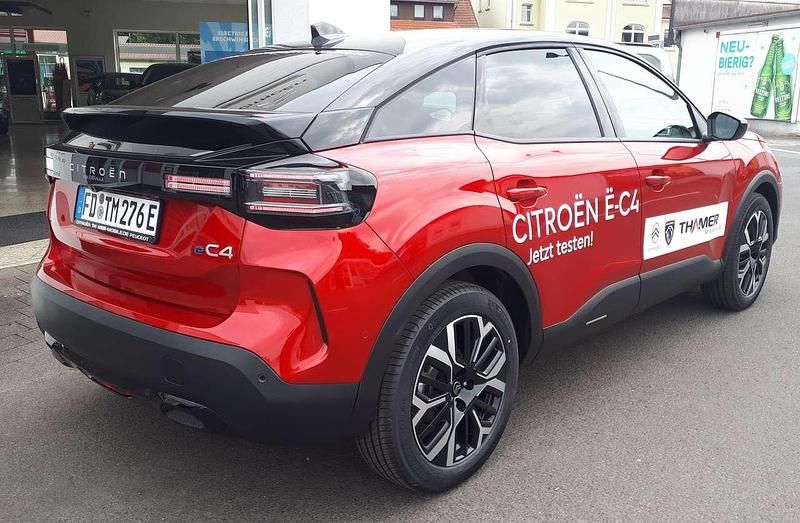 Gebraucht Citroën e-C4 114 kW (156 PS) 2025 Elixierrot metallic Limousine