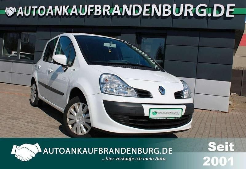 Usado Renault Modus 75 CV (55 kW) 2011 Blanco Monovolumen