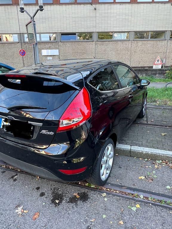 Schwarz Gebraucht 2009 Ford Fiesta Trend Kleinwagen | 2.500 € (Fairer Preis) - Bild 1/4