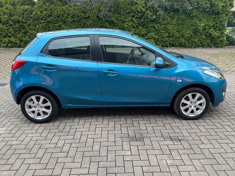 Gebraucht Mazda 2 Edition 84 PS (61 kW) 2010 Blau Kleinwagen