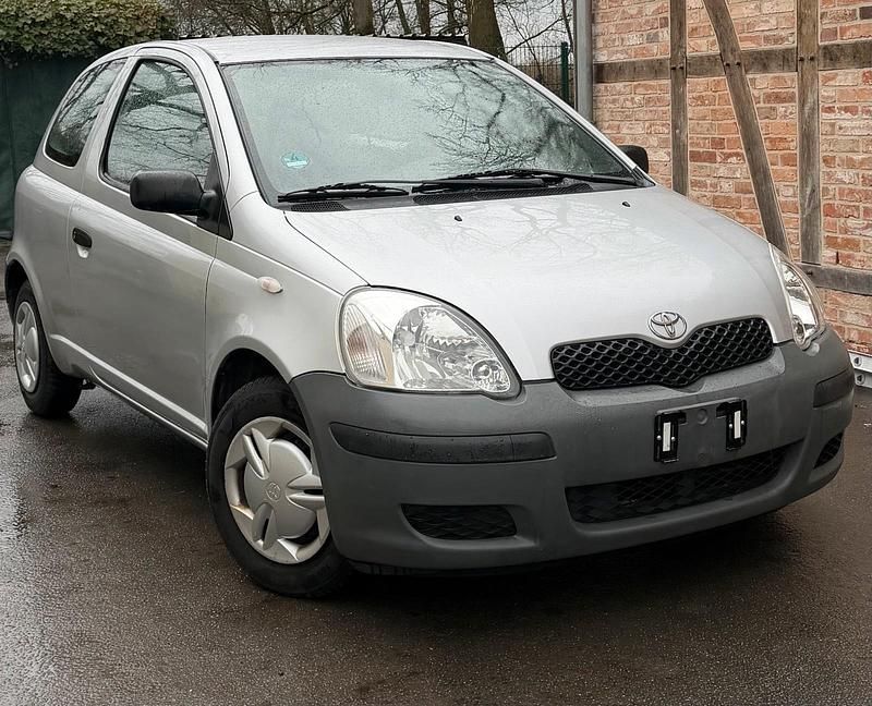 Gebraucht Toyota Yaris 65 PS (47 kW) 2003 Grau Kleinwagen
