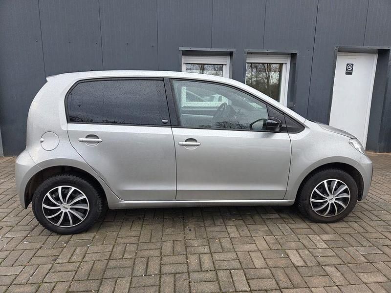 Second-hand VW up! Sound 75 CP (55 kW) 2017 Argintiu Hatchback