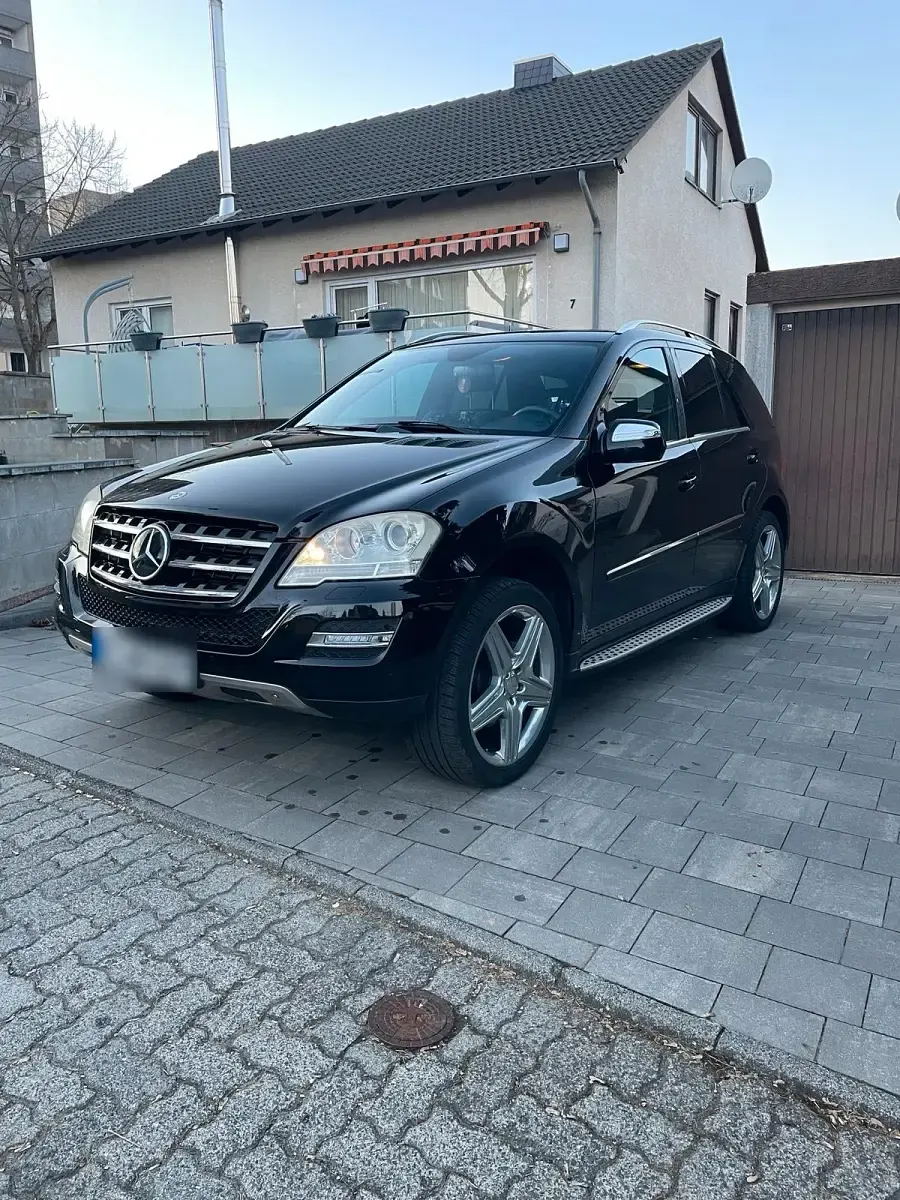 Gebraucht Mercedes ML320 224 PS (164 kW) 2008 Schwarz SUV