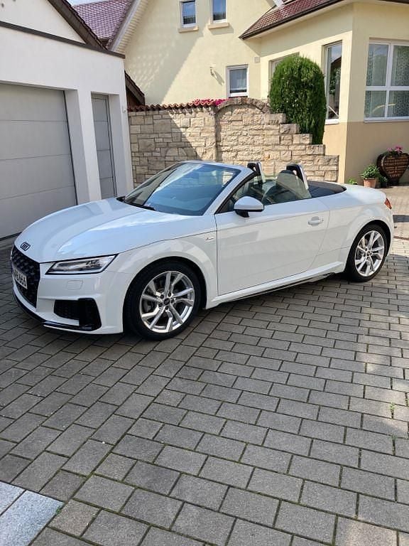 Weiß Gebraucht 2023 Audi TT Roadster Comfort Cabrio | 36.400 € (Guter Preis) - Bild 1/4