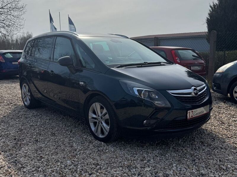 Grün Gebraucht 2015 Opel Zafira Tourer Van / Kleinbus | 10.799 € (Etwas zu teuer) - Bild 1/4