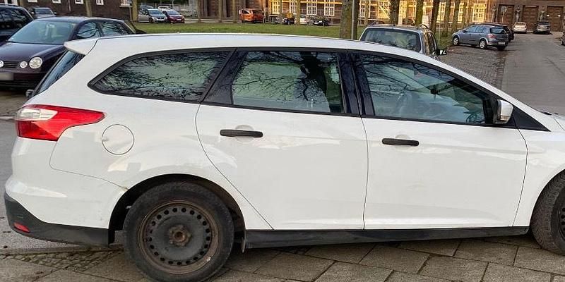 Gebraucht Ford Focus 95 PS (69 kW) 2013 Weiß Kombi