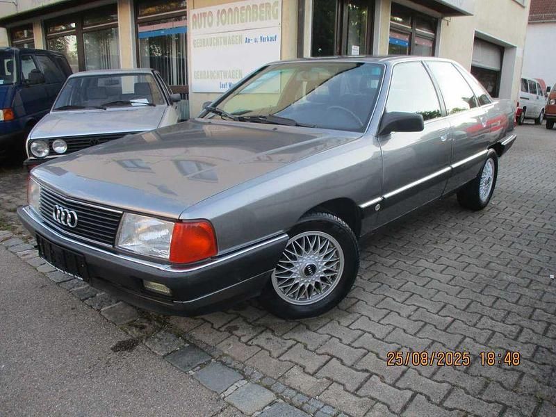 Grau Gebraucht 1990 Audi 100 Comfort Limousine | 9.990 € - Bild 1/4