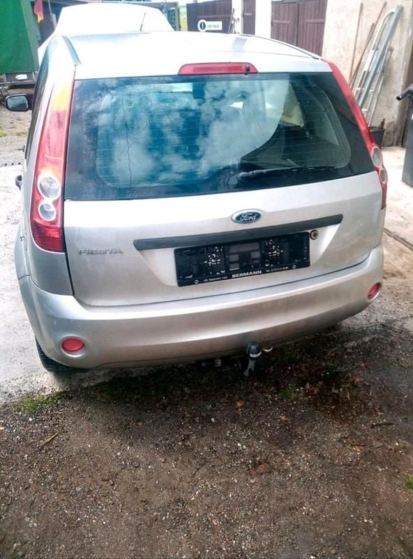 Gebraucht Ford Fiesta 101 PS (74 kW) 2005 Silber Kleinwagen