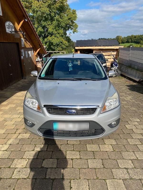 Gebraucht Ford Focus 109 PS (80 kW) 2011 Silber Kombi