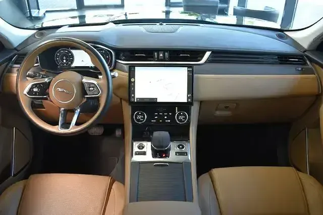 Second-hand Jaguar F-Pace SE 301 CP (221 kW) 2021 Negru SUV