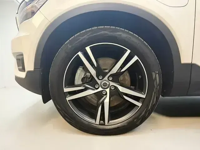 Gebraucht Volvo XC40 R-Design 179 PS (131 kW) 2021 Weiß SUV