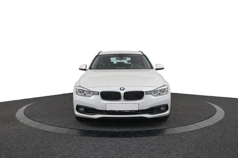 Gebraucht BMW 318 Advantage 136 PS (100 kW) 2017 Weiß Kombi