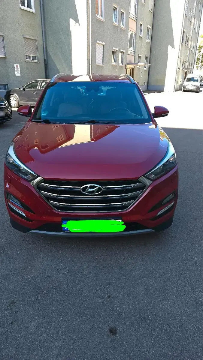 Gebraucht Hyundai Tucson 141 PS (103 kW) 2017 Rot SUV