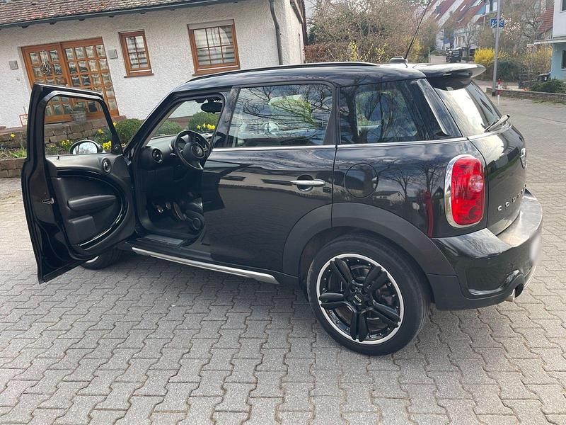 Second-hand Mini Cooper SD 143 CP (105 kW) 2016 Negru Hatchback