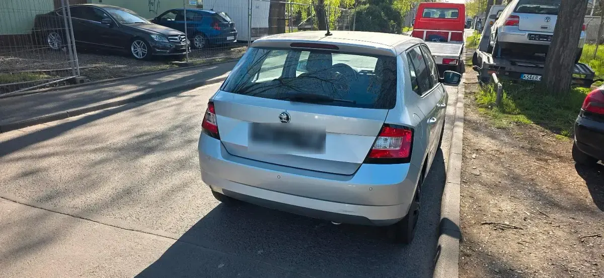 Gebraucht Skoda Fabia 60 PS (44 kW) 2016 Silber Kleinwagen