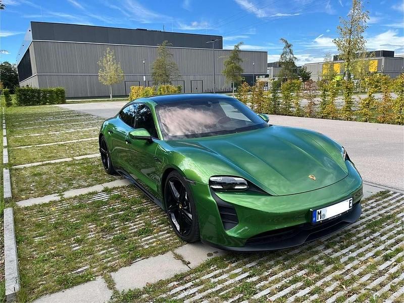 Grün Gebraucht 2023 Porsche Taycan 4S Limousine | 92.000 € - Bild 1/4