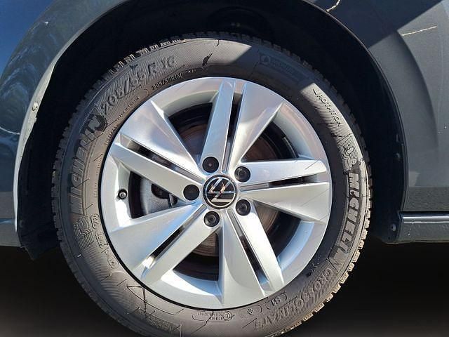 Gebraucht VW Golf VIII Life 116 PS (85 kW) 2024 Grau Limousine