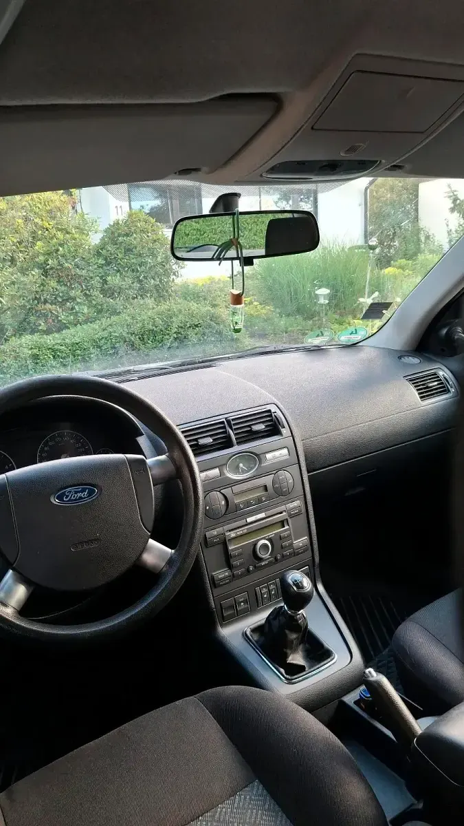 Gebraucht Ford Mondeo 130 PS (95 kW) 2004 Grau Kombi