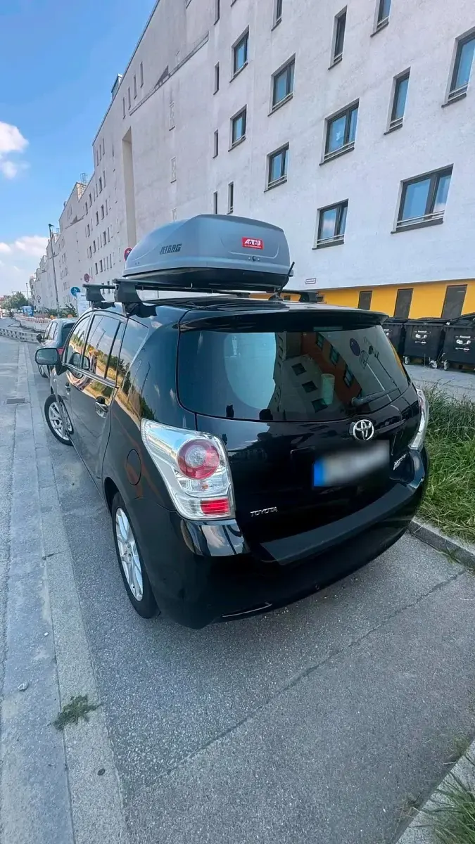 Gebraucht Toyota Verso 124 PS (91 kW) 2013 Schwarz Van / Kleinbus