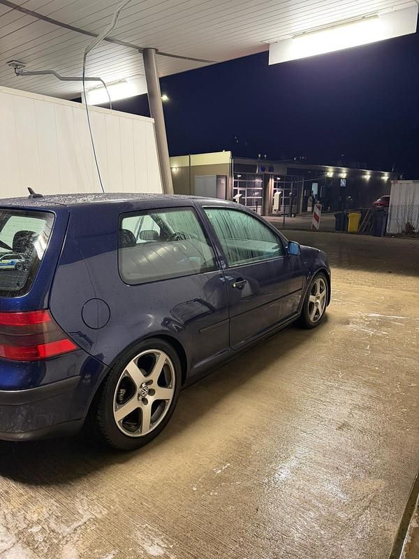 Gebraucht VW Golf IV 105 PS (77 kW) 2000 Blau Kleinwagen