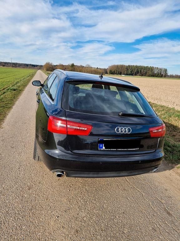 Gebraucht Audi A6 Comfort 245 PS (180 kW) 2013 Schwarz Kombi
