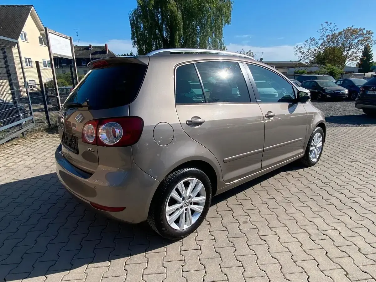 Gebraucht VW Golf Plus Cross 122 PS (89 kW) 2012 Kaschmirbraun Kombi