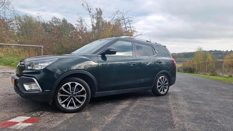 Grün Gebraucht 2018 Ssangyong (KGM) XLV SUV | 8.900 € (Guter Preis) - Bild 1/4